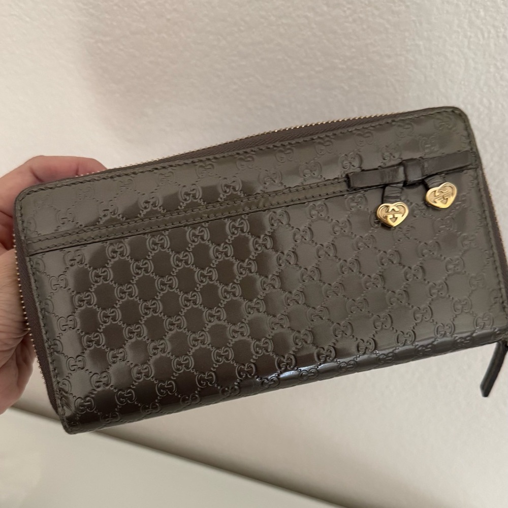 Gucci MicroGuccisima Brown Wallet with Heart Charm Accents